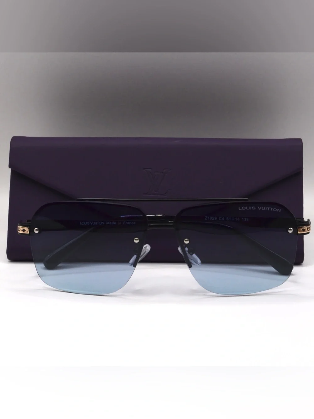 Louis Vuitton Men’s Sunglasses – Black / Purple-Blue Gradient – New – 61-14-138